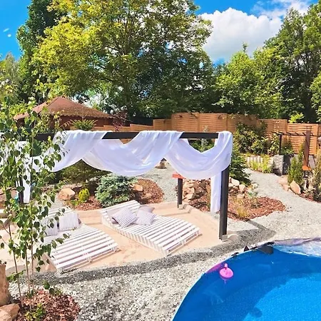 Ferienhaus Secret Garden Retreat - Pool & Hot Tub