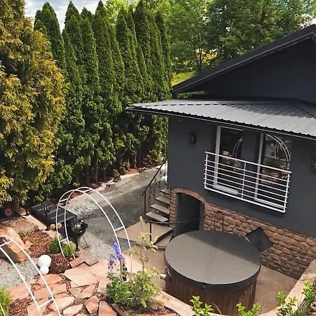 Ferienhaus Secret Garden Retreat - Pool & Hot Tub *