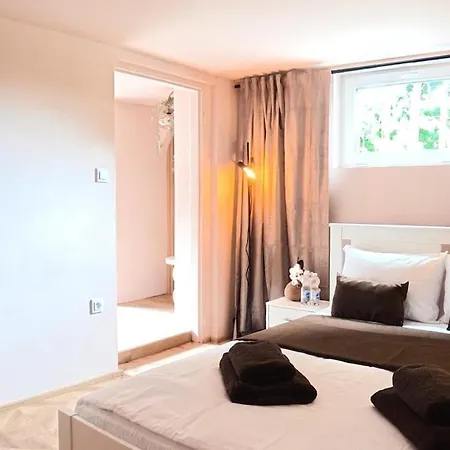 Secret Garden Retreat - Pool&hot Tub Feriehus Drahobudice