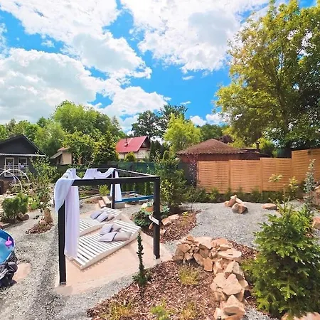 Secret Garden Retreat - Pool&hot Tub * Drahobudice