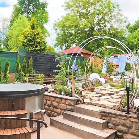 Ferienhaus Secret Garden Retreat - Pool & Hot Tub