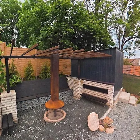 Secret Garden Retreat - Pool&hot Tub *